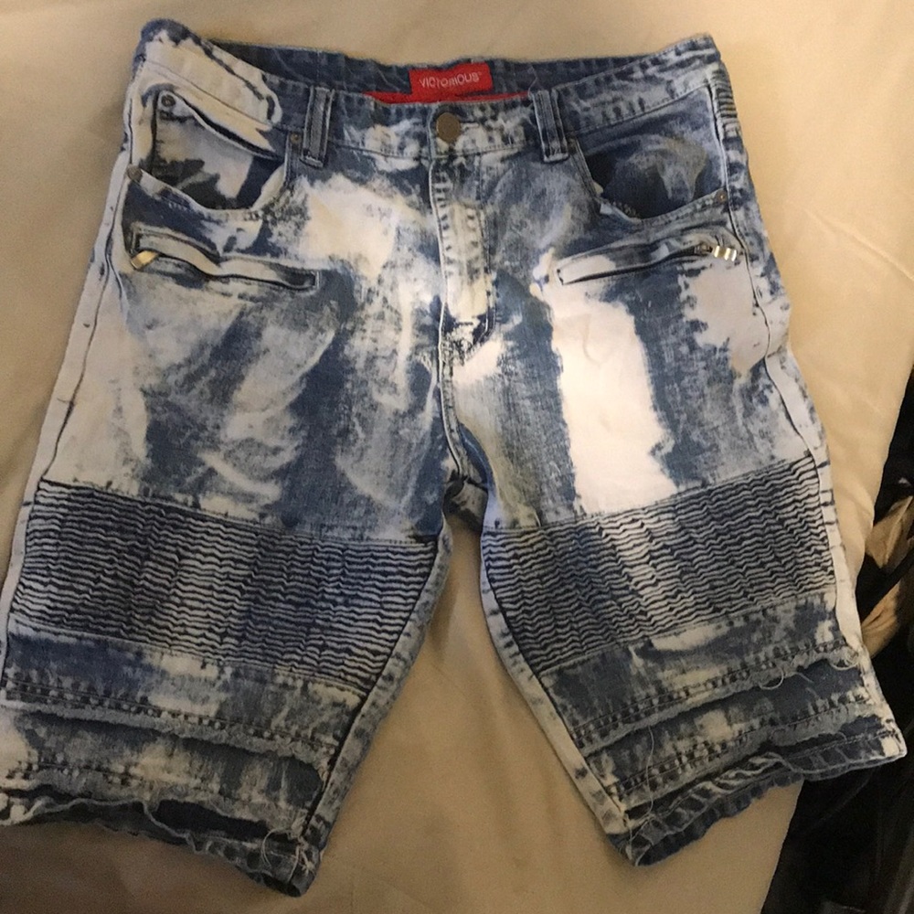 Short pants